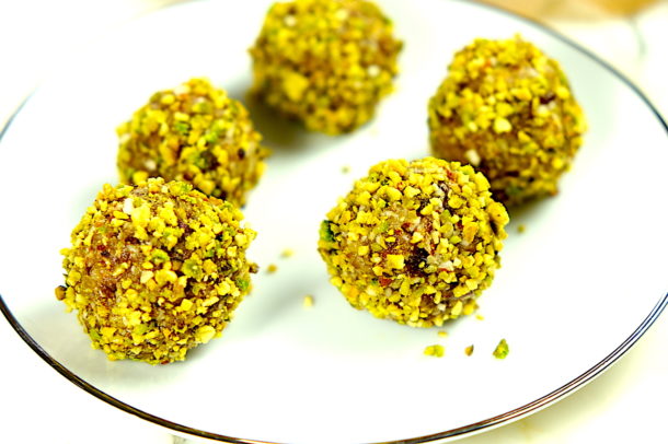 Vegan Date Nut Balls