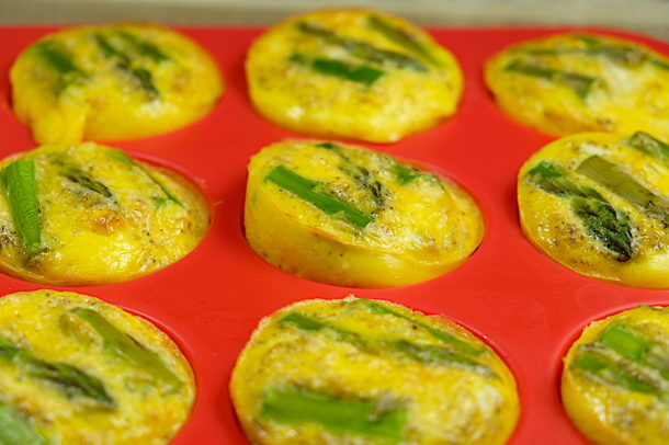 Keto scrambled egg muffins